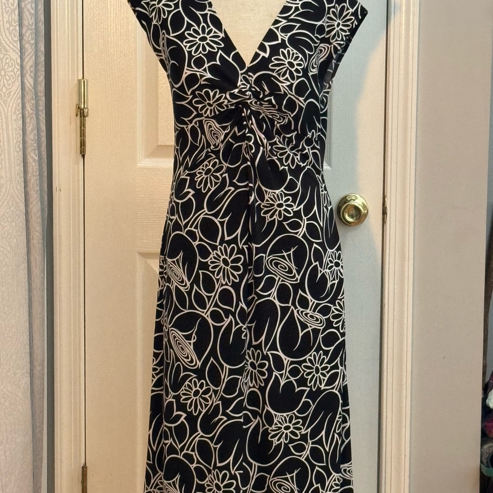 London Style neck slip on stretch Black‎ and White Floral Dress size 14